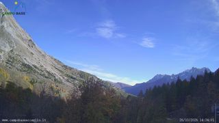 Acceglio (CN) - Rifugio Campo Base (vista Colle Ciarbonet)