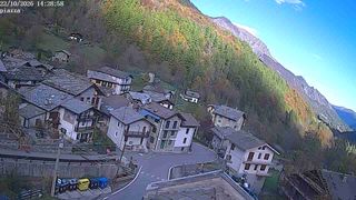 Ala di Stura (TO) - Fraz. Mondrone, piazza
